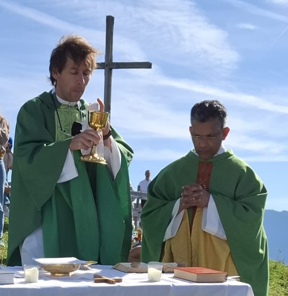 Pfarrer Wißmiller und Pater Kurjakose